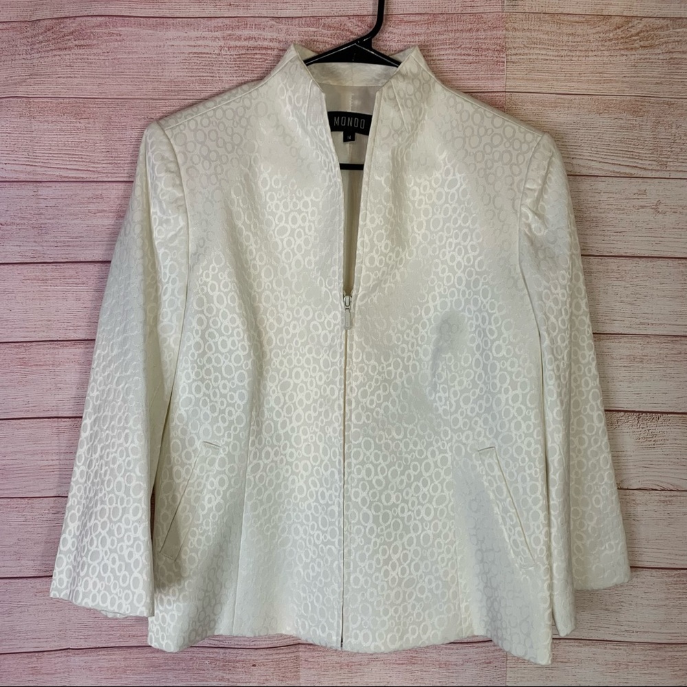 Mondo‎ White Blazer Size 14